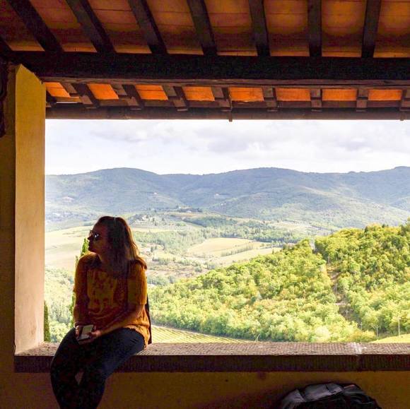 Meet your Posher, Danielle - Picture 1 of 1